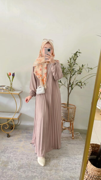 hana pleat dress